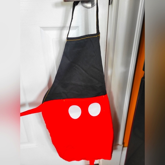 Mickey Mouse Apron - Picture 3 of 6